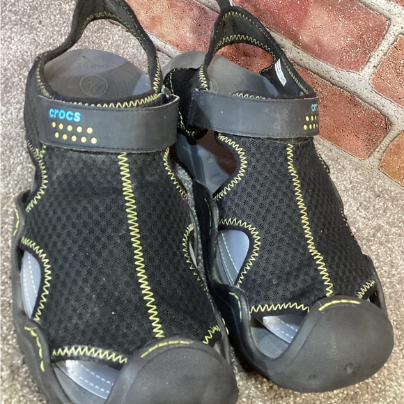 Crocs Men’s Swiftwater Mesh Deck Sandals size 13 main image 5